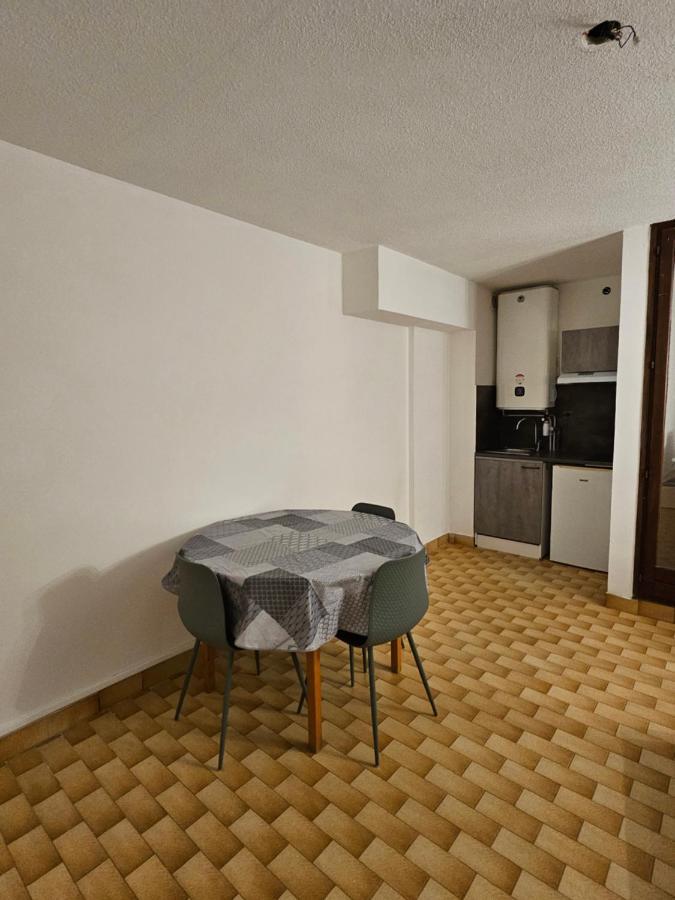 Studio Cabine Clim Wifi Parking Draps - 1 Etoile - Self Check-In Possible Ла-Гранд-Мот Экстерьер фото